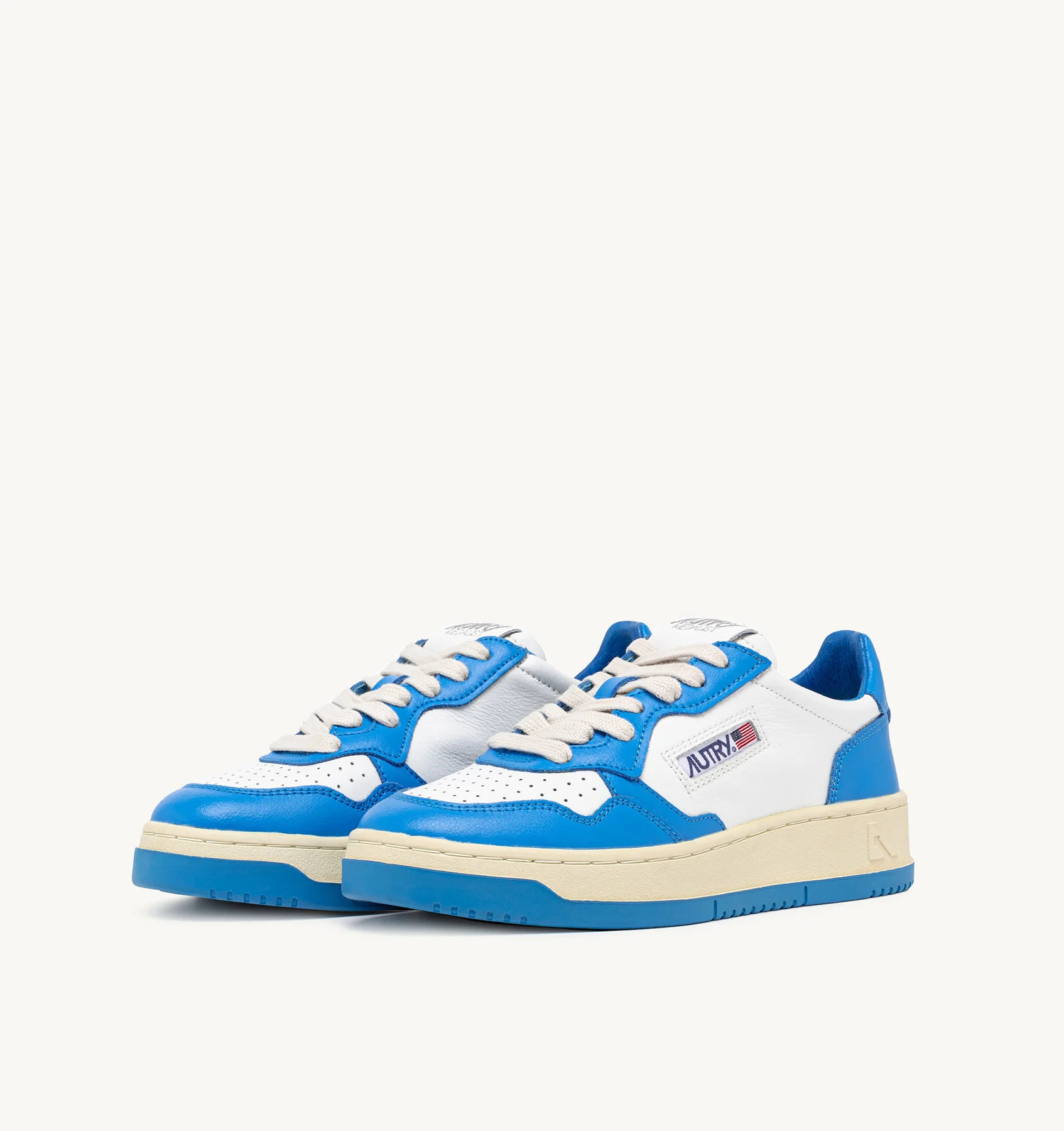 MEDALIST LOW SNEAKERS IN TWO-TONE LEATHER COLOR WHITE AND AZURE