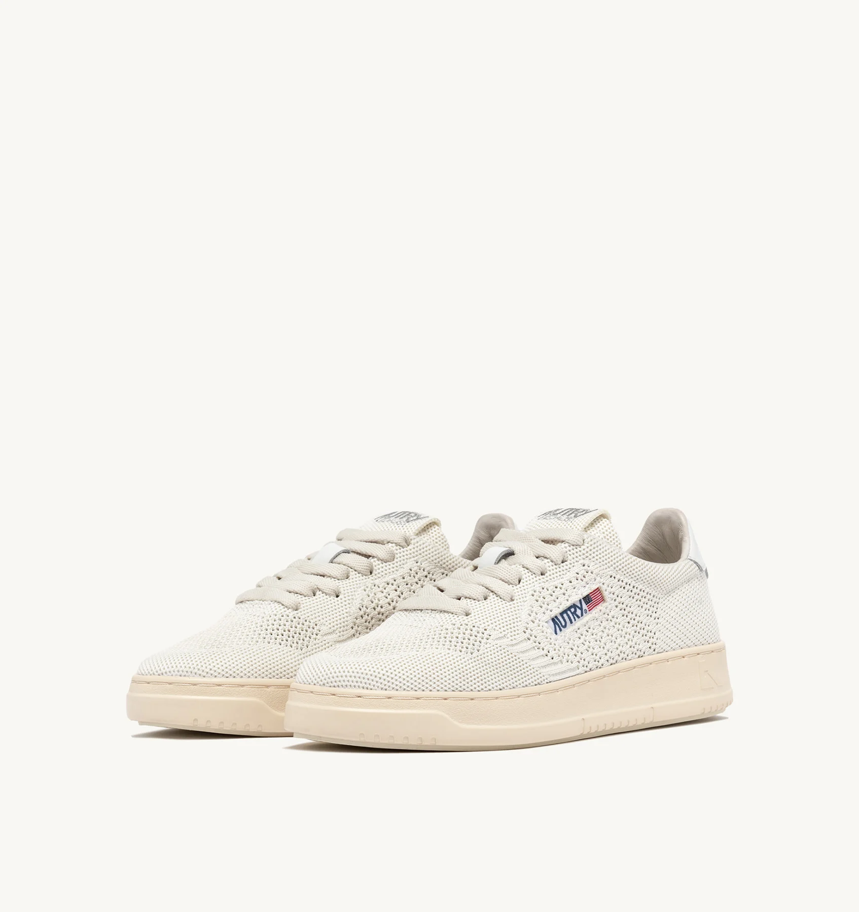 EASEKNIT MEDALIST LOW SNEAKERS IN IVORY WHITE FABRIC