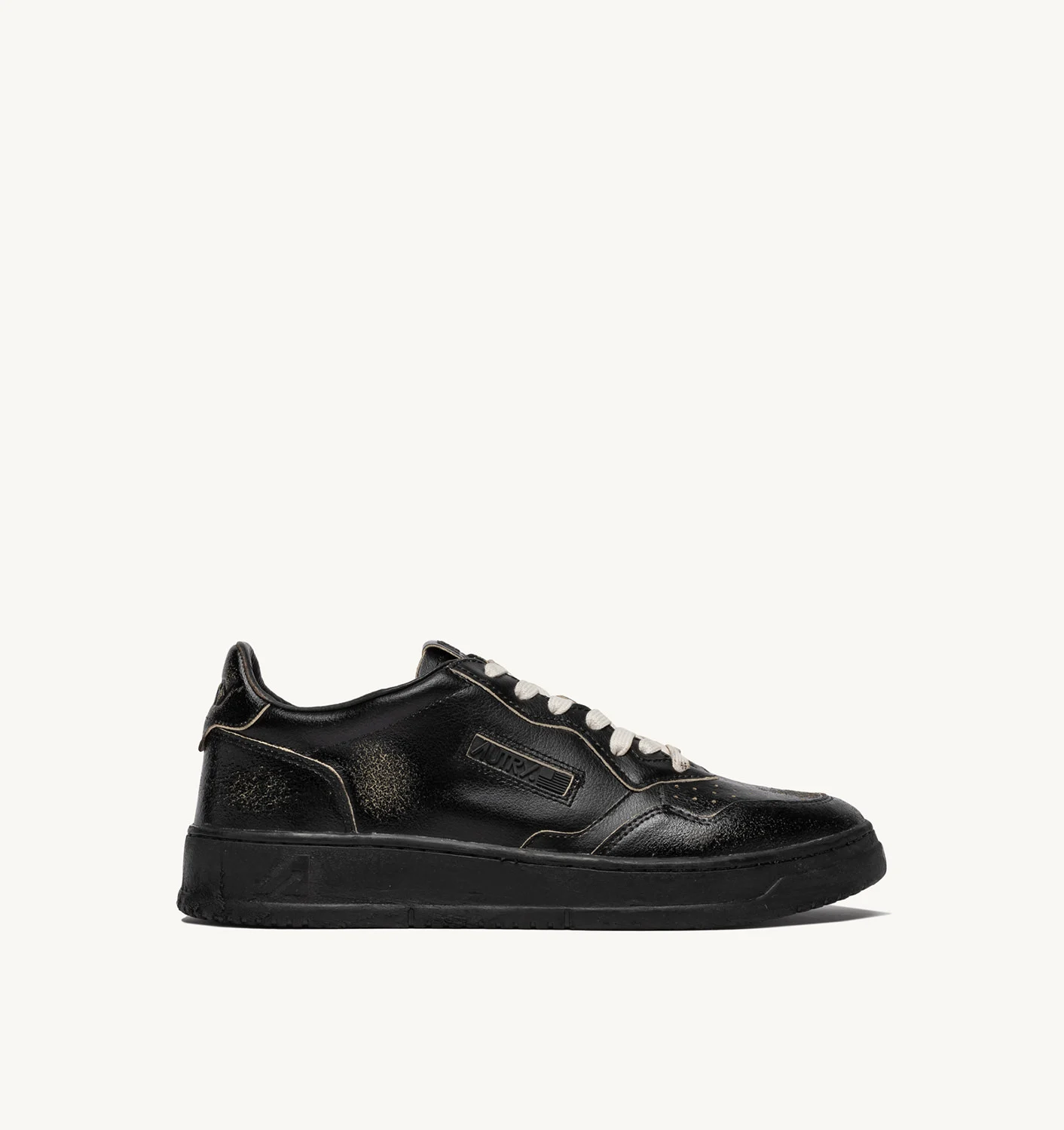 SUPER VINTAGE LOW SNEAKERS IN BLACK LEATHER