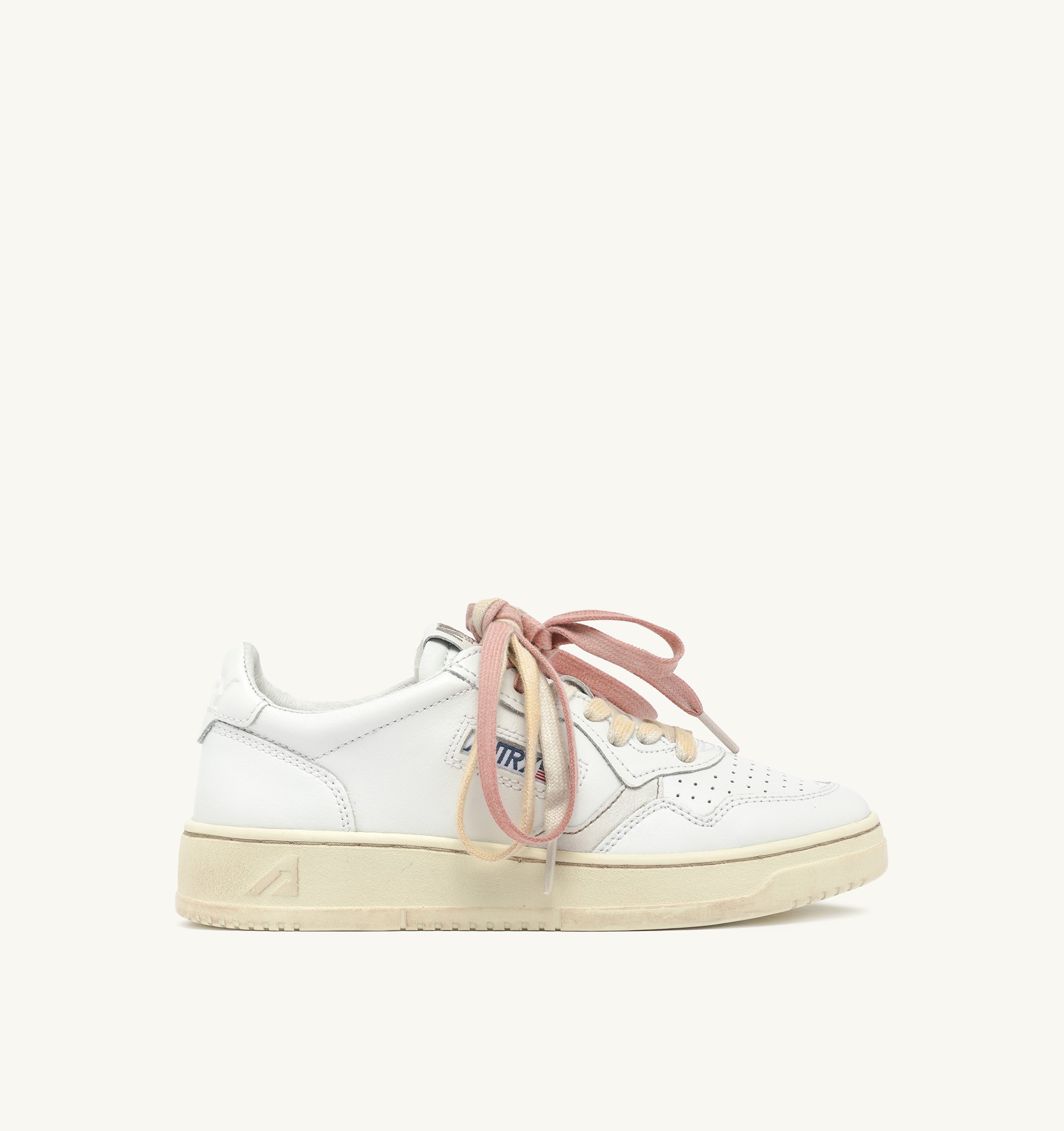 MEDALIST LOW SNEAKERS IN WHITE LEATHER