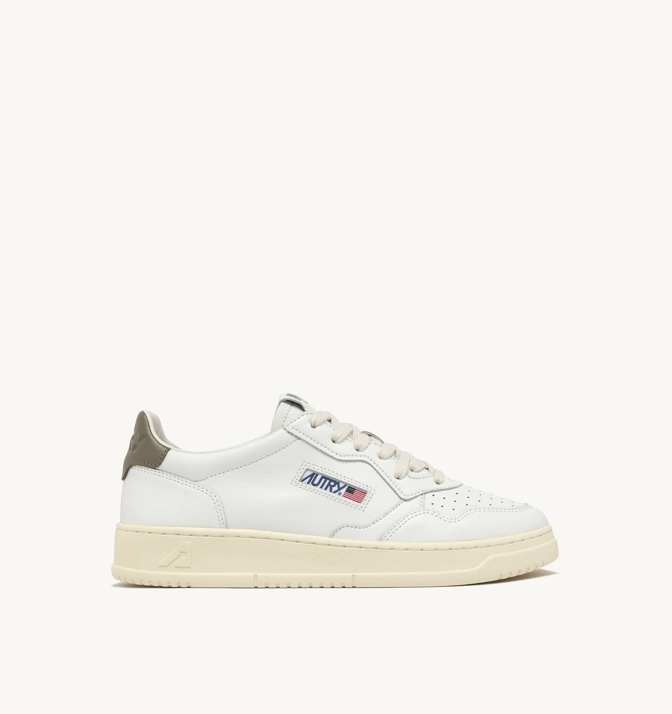 MEDALIST LOW SNEAKERS IN WHITE AND HUNTER GREEN LEATHER
