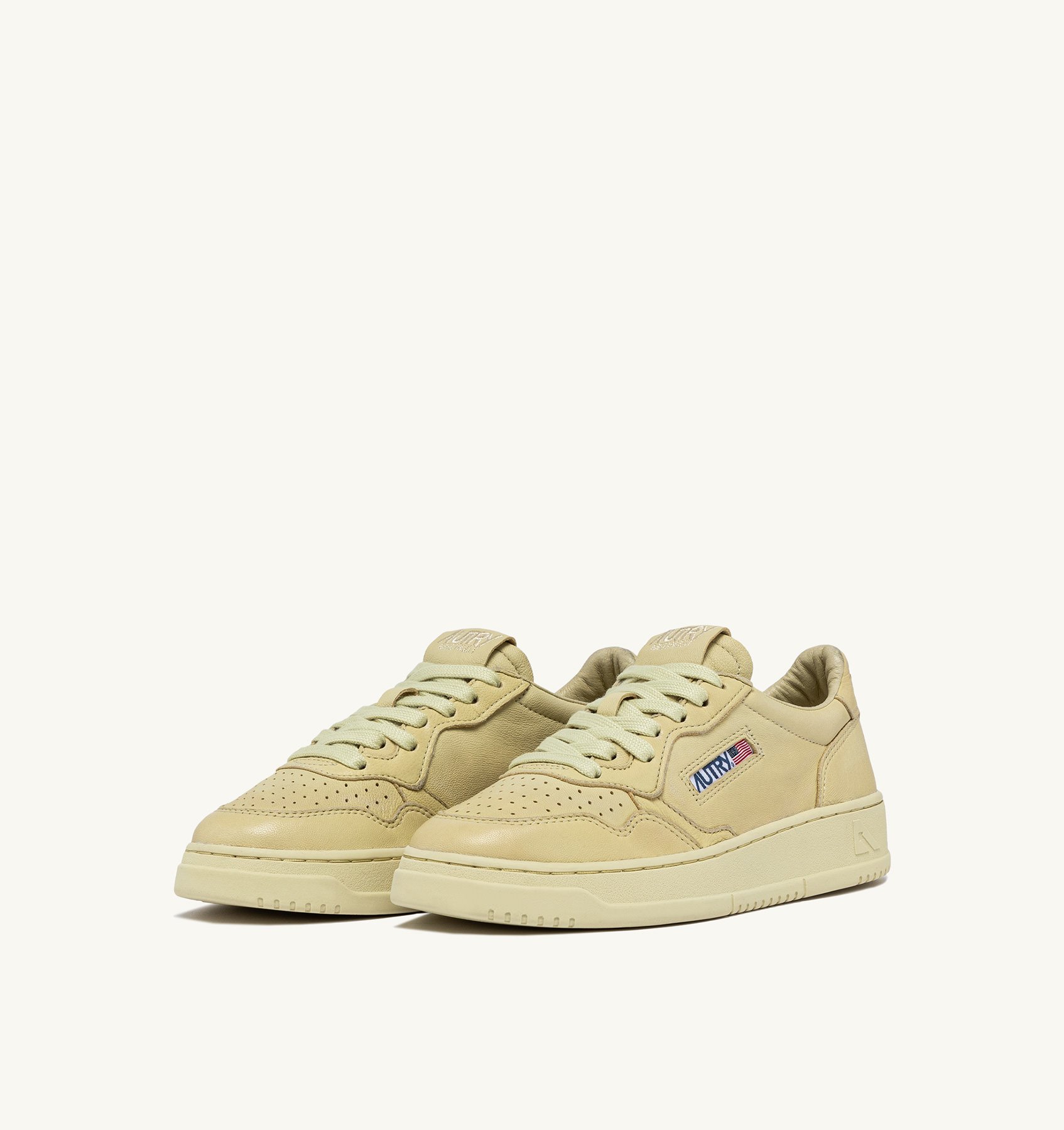 MEDALIST LOW SNEAKERS IN NAPA LEATHER COLOR HAY