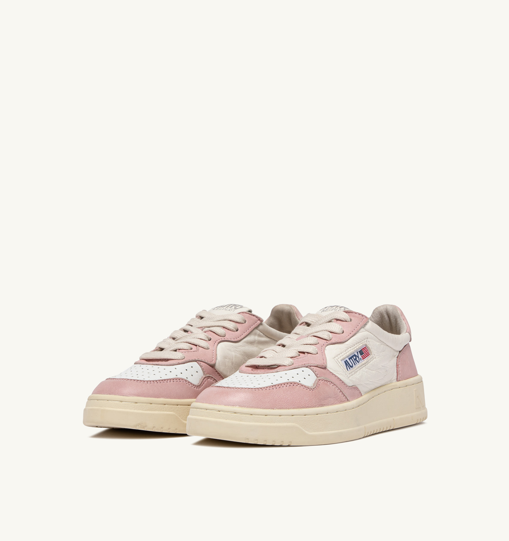 MEDALIST LOW SNEAKERS IN WHITE AND PINK WASHED GOATSKIN