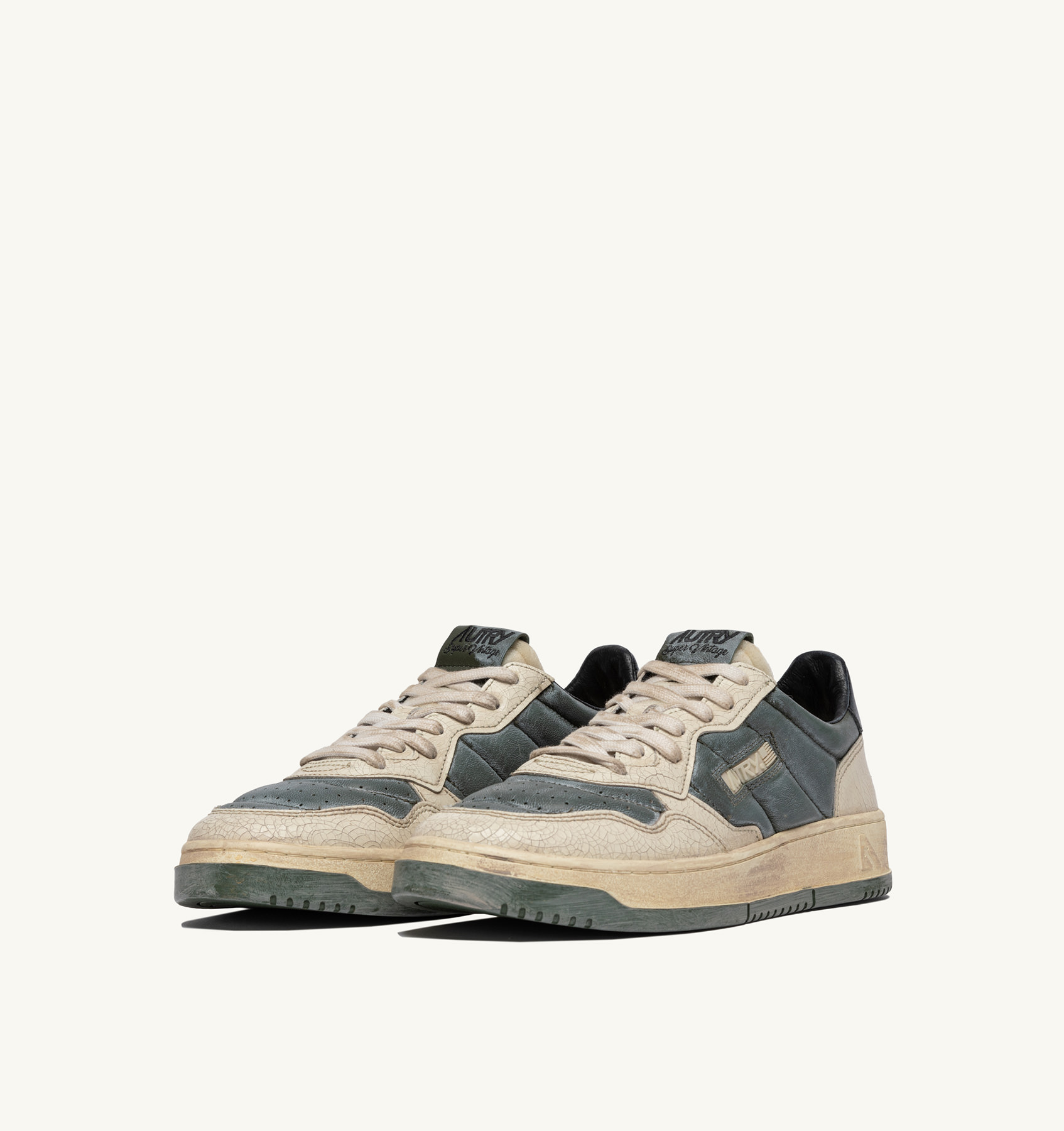 SUPER VINTAGE LOW SNEAKERS IN WHITE CRACKED LEATHER AND DARK GRAY