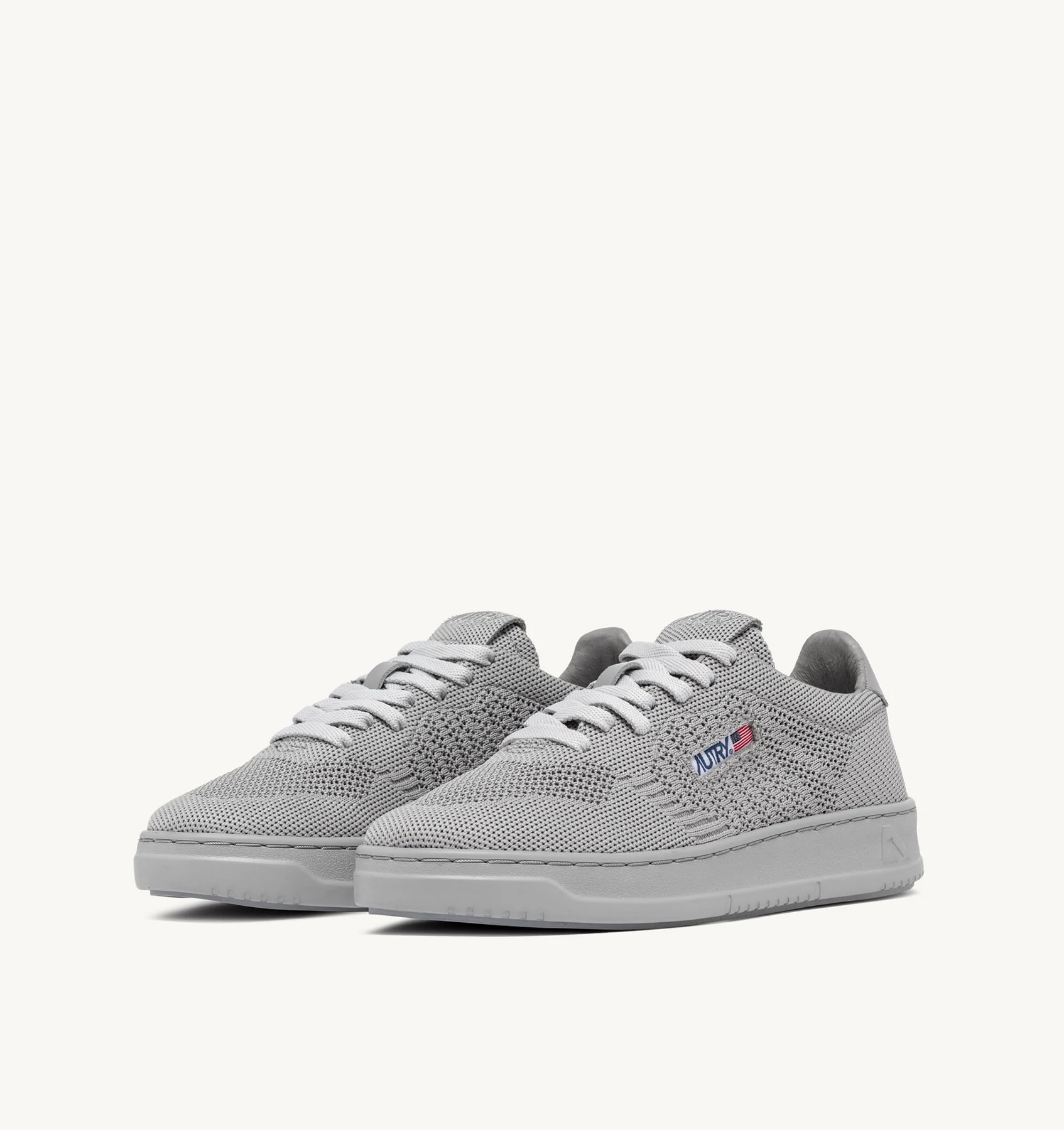 EASEKNIT MEDALIST LOW SNEAKERS IN VAPOR COLOR FABRIC