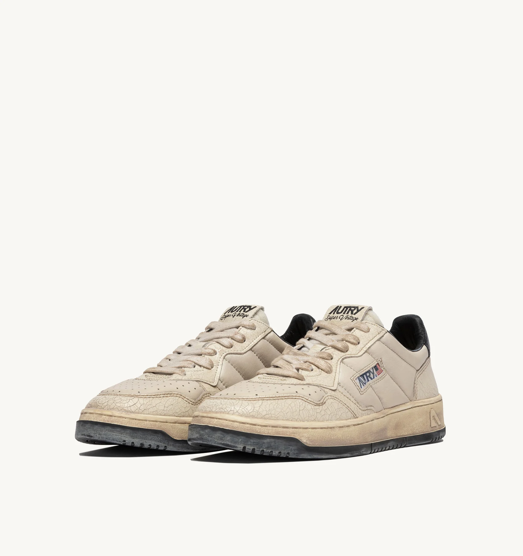 SUPER VINTAGE LOW SNEAKERS IN WHITE CRACKED LEATHER