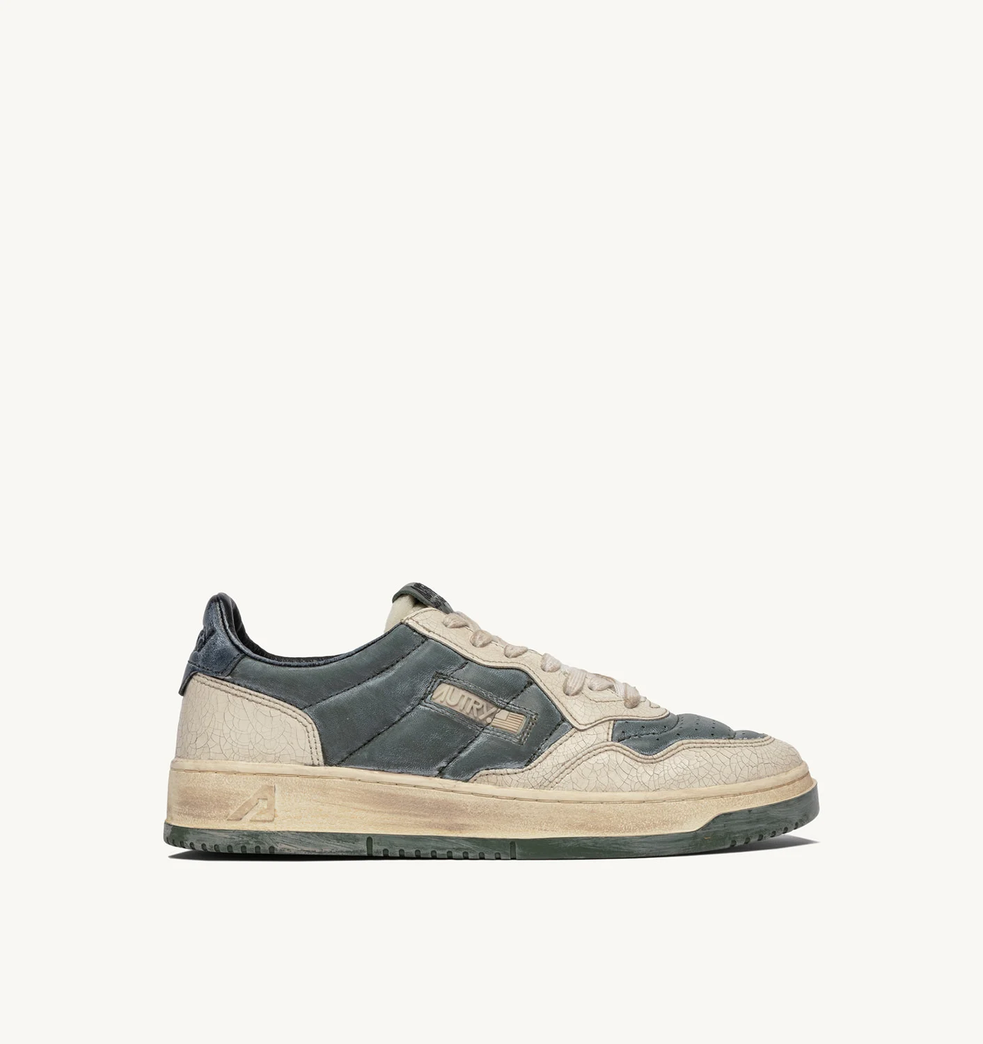 SUPER VINTAGE LOW SNEAKERS IN WHITE CRACKED LEATHER AND DARK GRAY