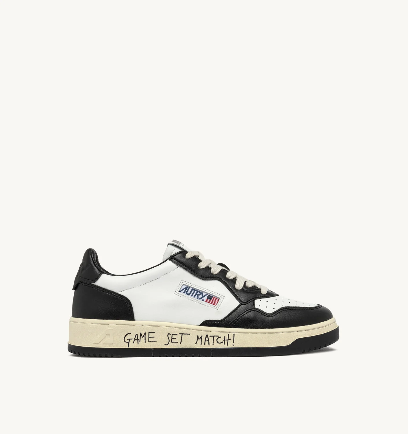 MEDALIST LOW SNEAKERS IN WHITE AND BLACK LEATHER WITH LETTERING