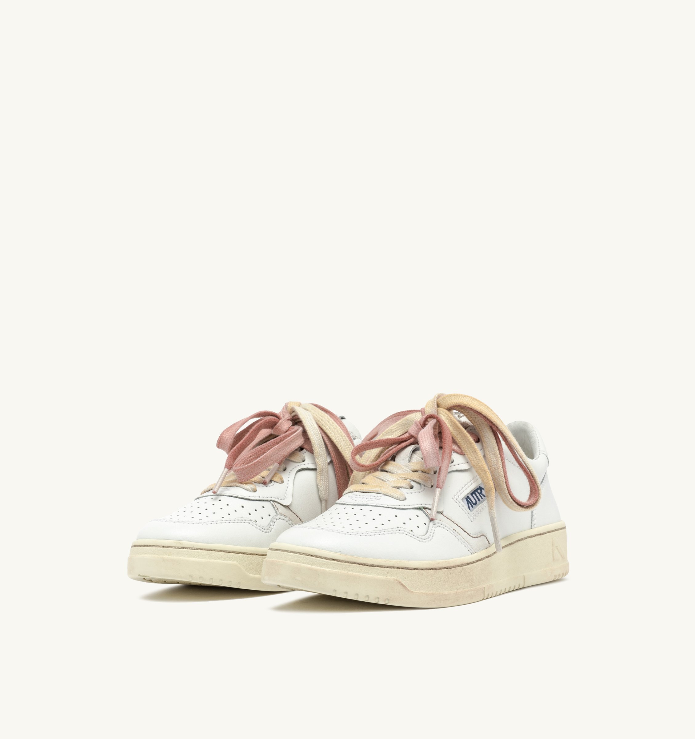 MEDALIST LOW SNEAKERS IN WHITE LEATHER