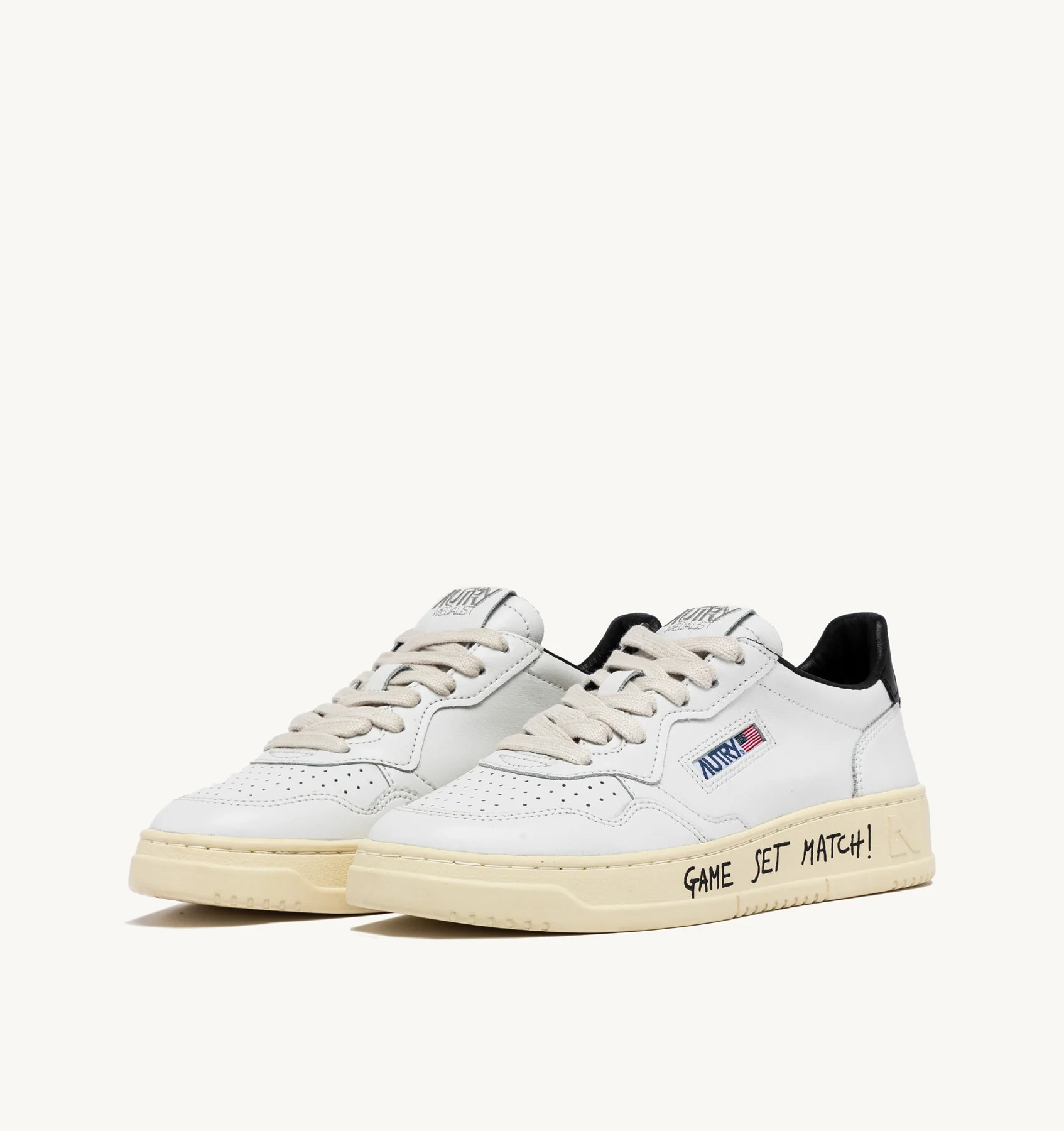 MEDALIST LOW SNEAKERS IN WHITE AND BLACK LEATHER WITH LETTERING