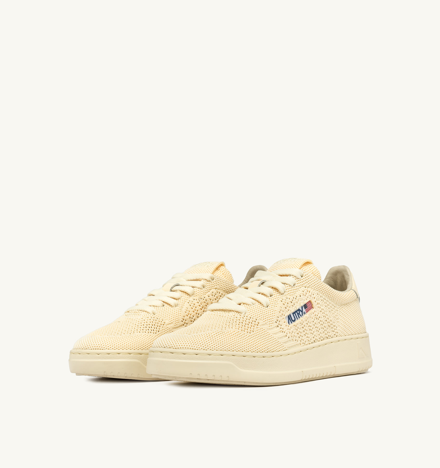 EASEKNIT MEDALIST LOW SNEAKERS IN PEARSORBET COLOR FABRIC
