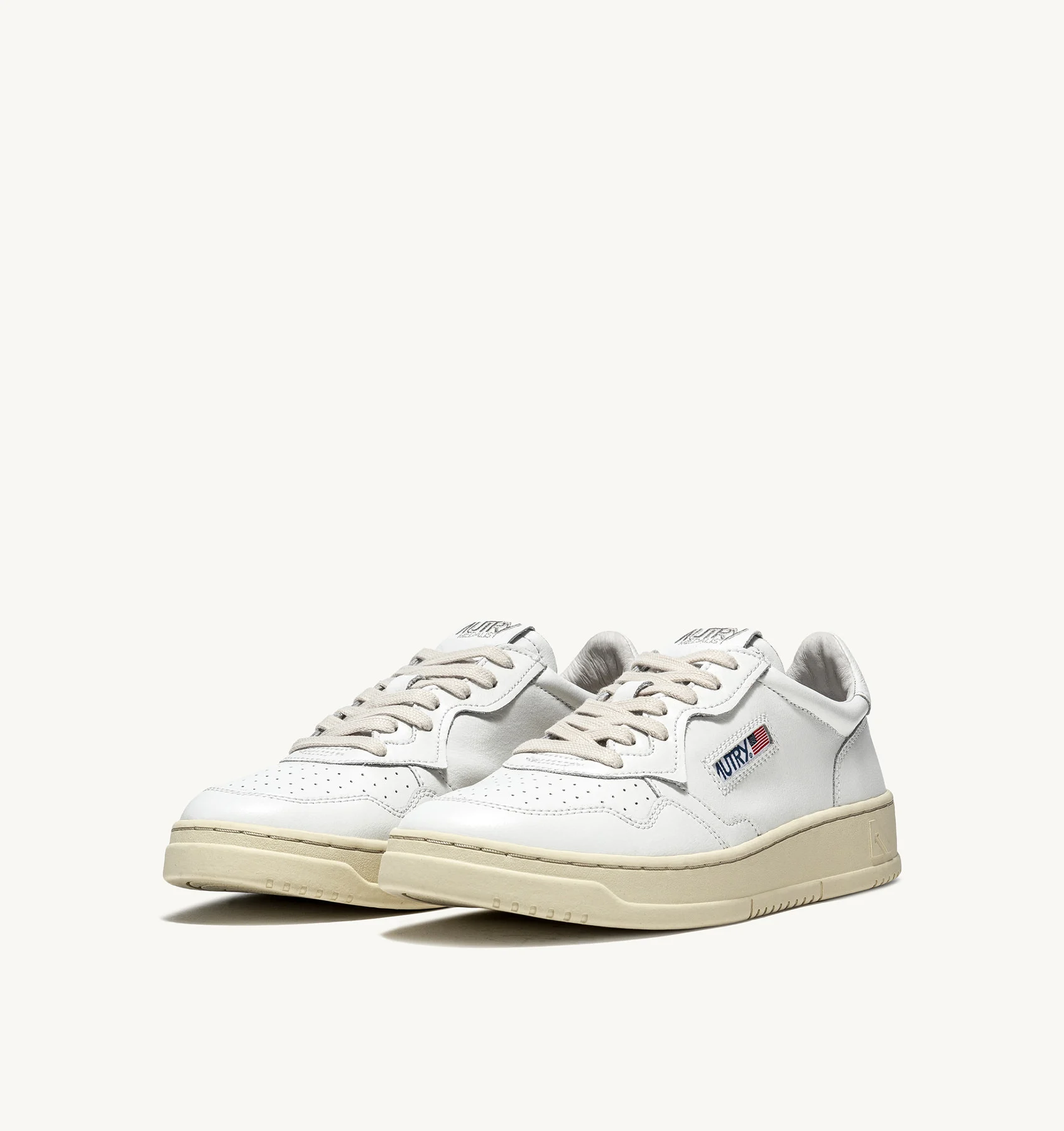 MEDALIST LOW SNEAKERS IN WHITE LEATHER