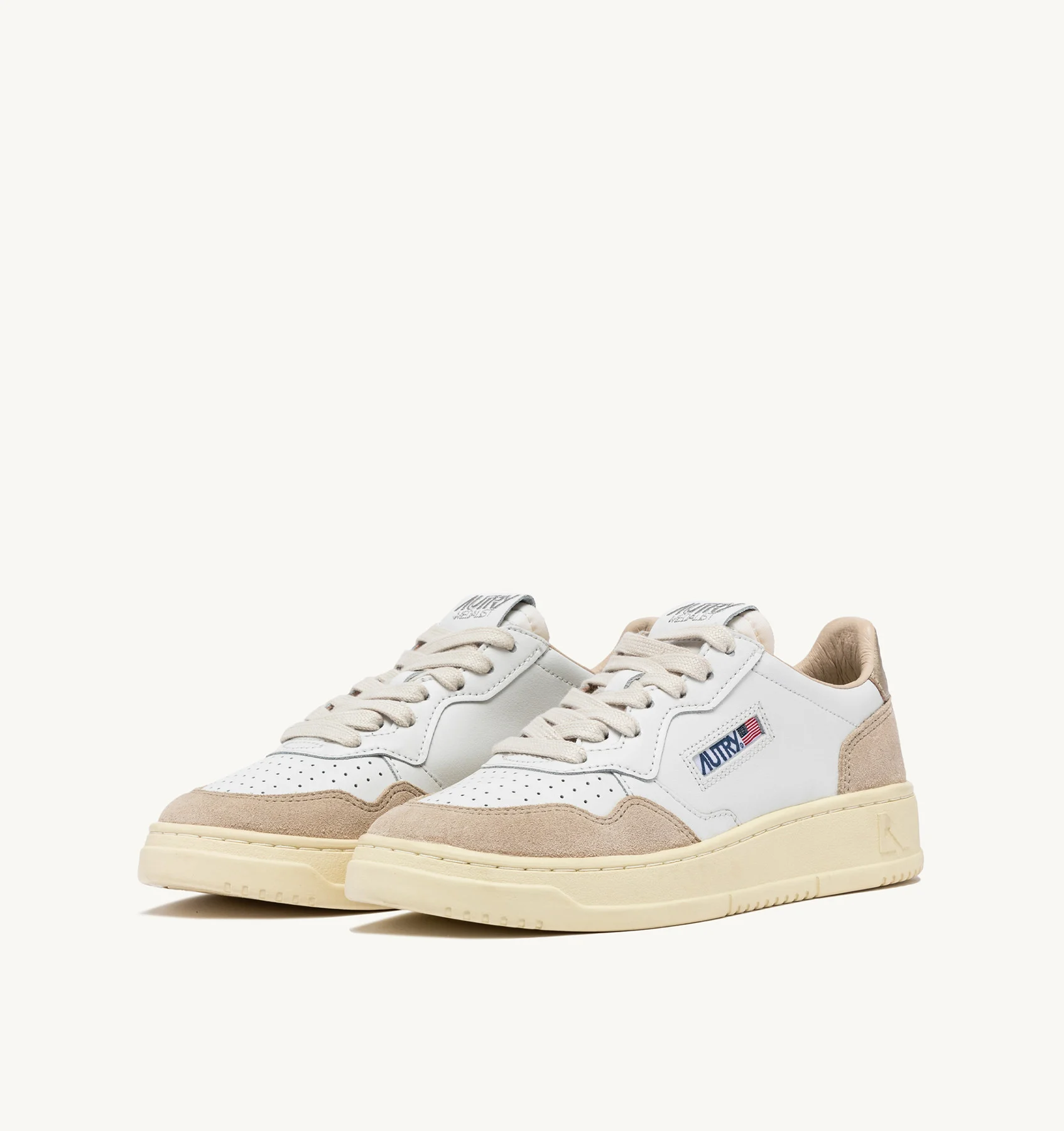 MEDALIST LOW SNEAKERS IN WHITE AND GOLD LEATHER
