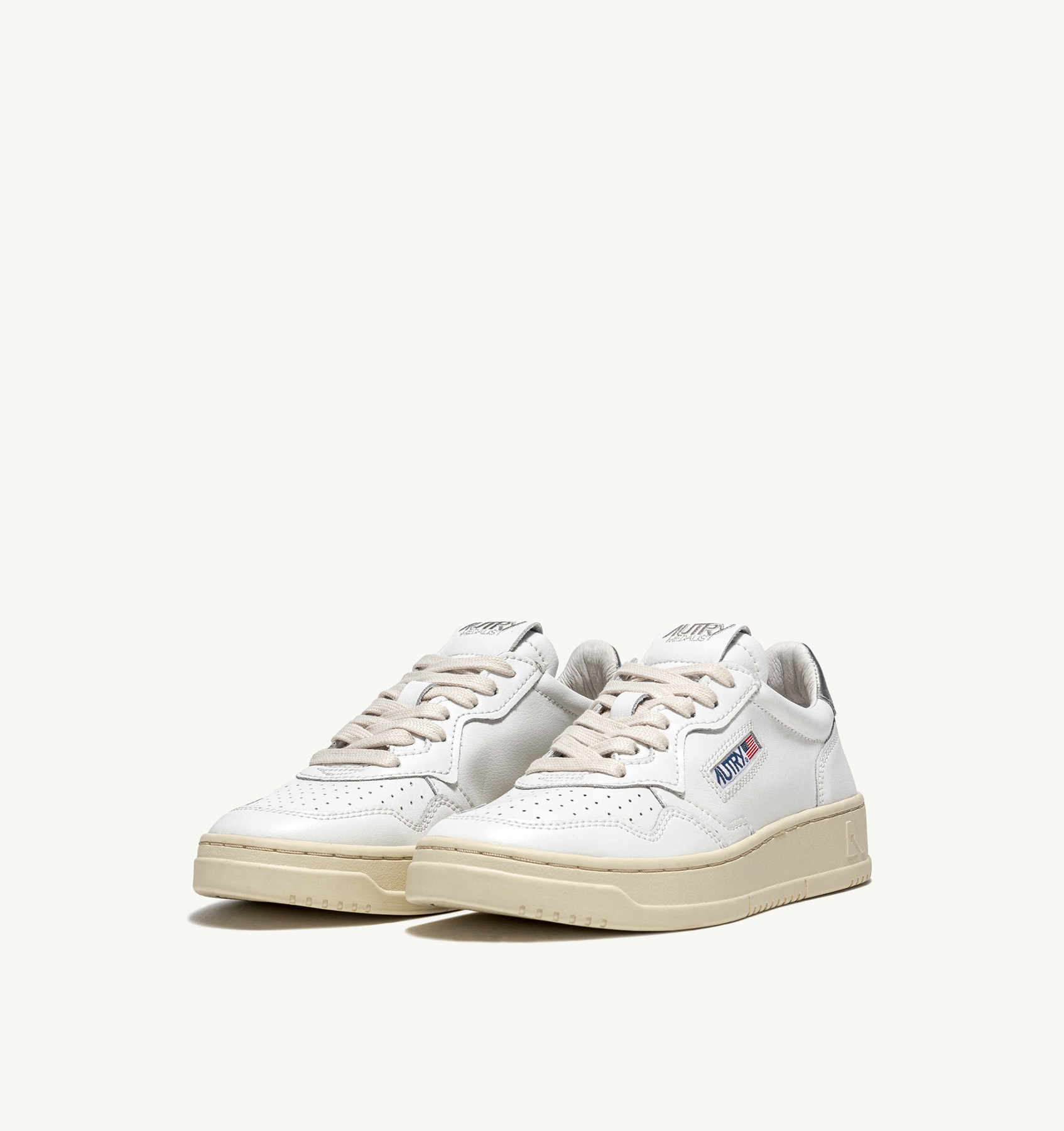 MEDALIST LOW SNEAKERS IN WHITE AND SILVER LEATHER