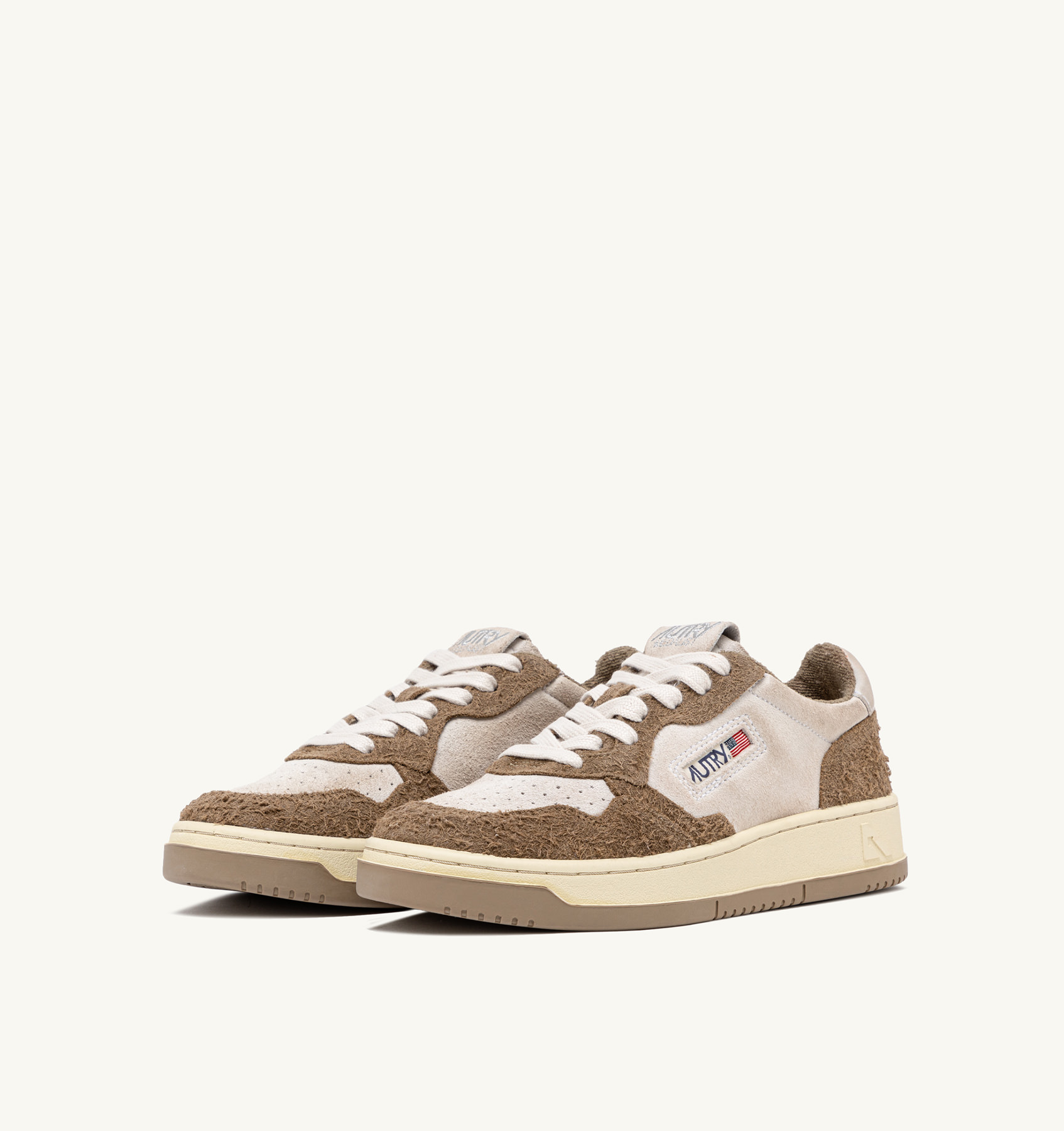 MEDALIST LOW SNEAKERS IN MUD BROWN SUEDE