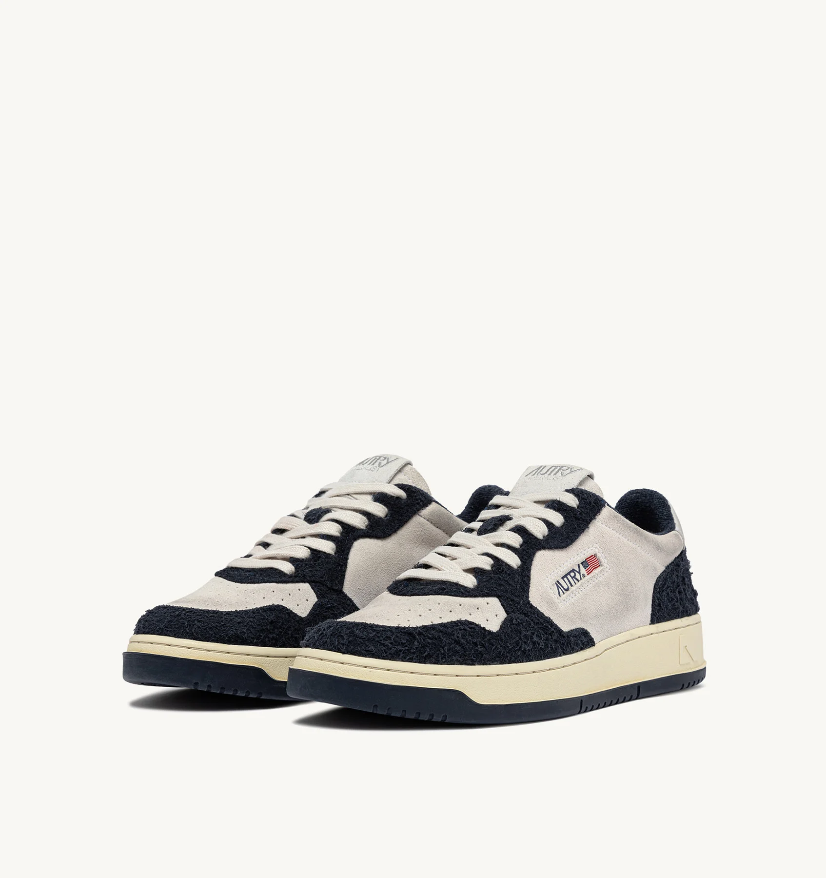 MEDALIST LOW SNEAKERS IN SPACE COLOR SUEDE