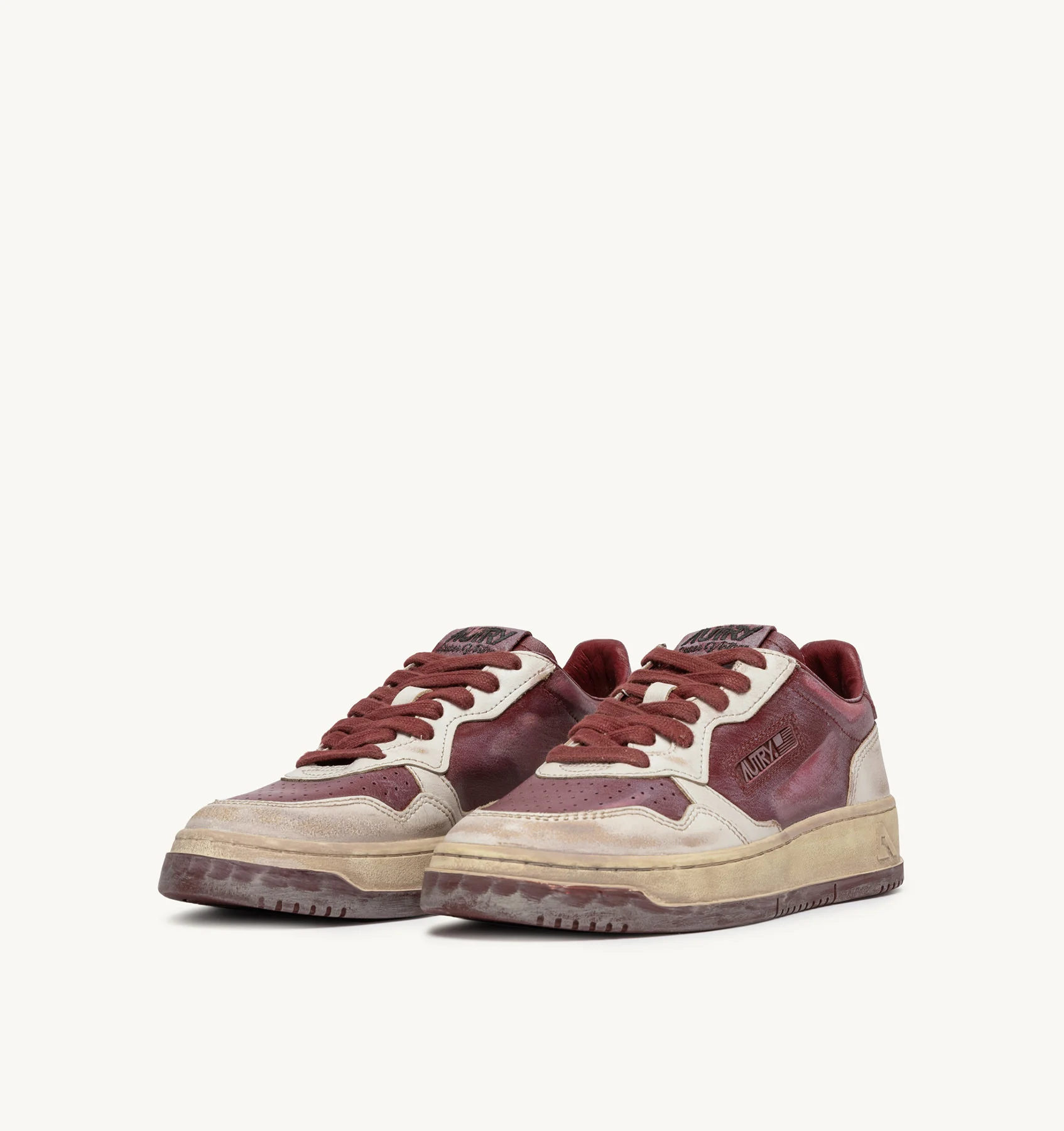 SUPER VINTAGE MEDALIST LOW SNEAKERS IN MUD SHYRA AND WHITE LEATHER