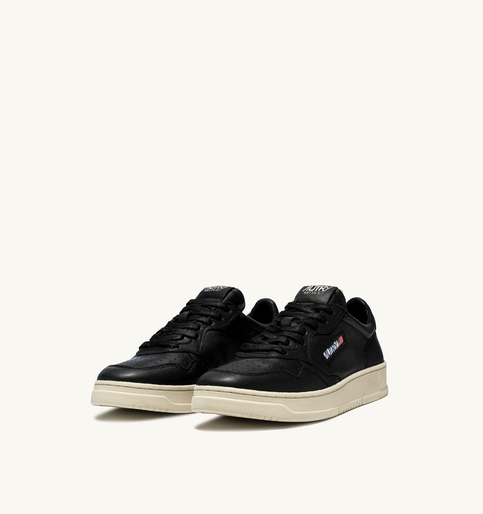 MEDALIST LOW SNEAKERS IN SUPER-SOFT BLACK NAPPA