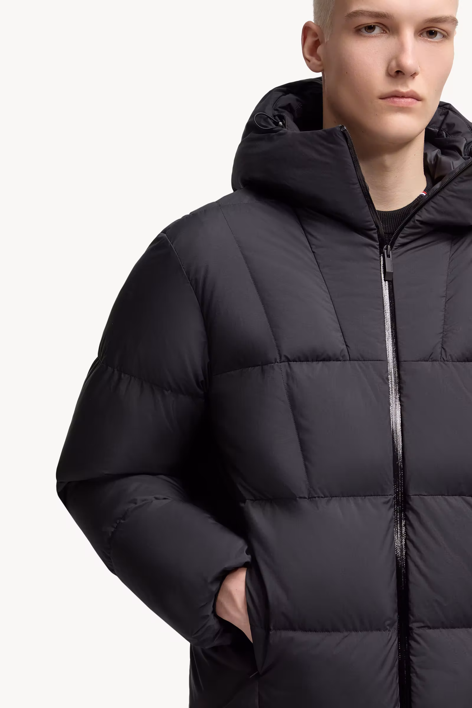 Fusain Hooded Short Down Jacket