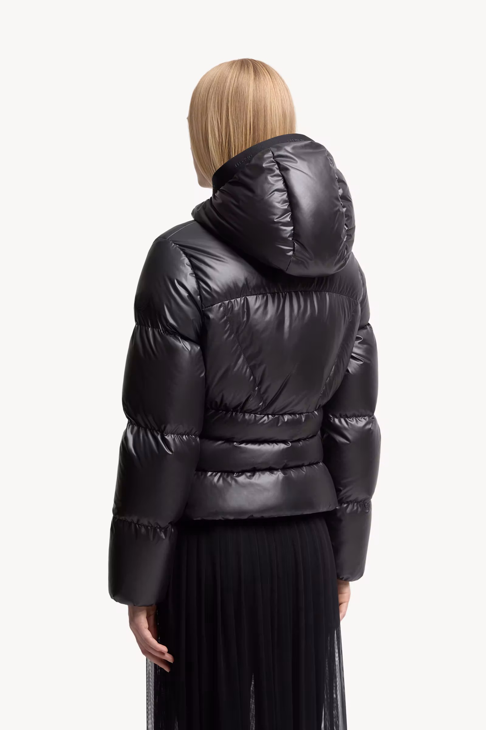 Wineck Hooded Geometric-Quilted Short Down Jacket