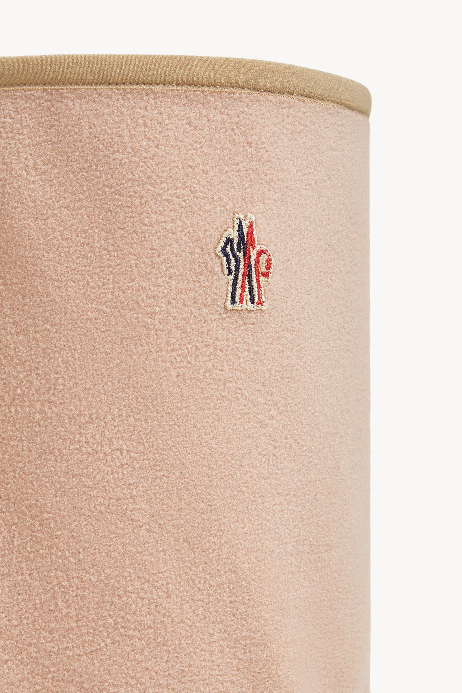 Tricolor-Trimmed Neck Warmer