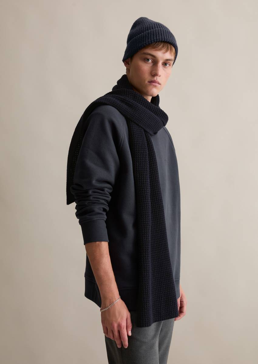 Scarf made from a soft cotton/virgin wool blend