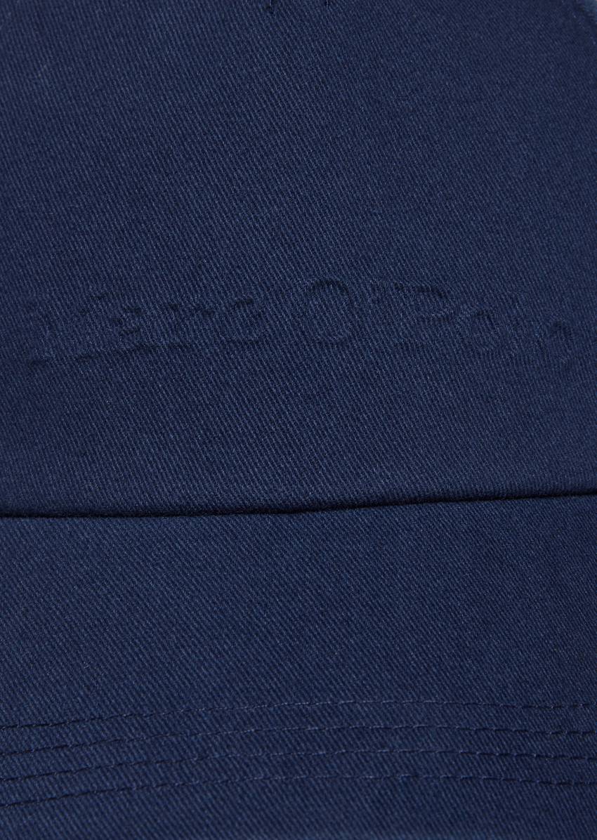 Cap made from high-quality organic twill