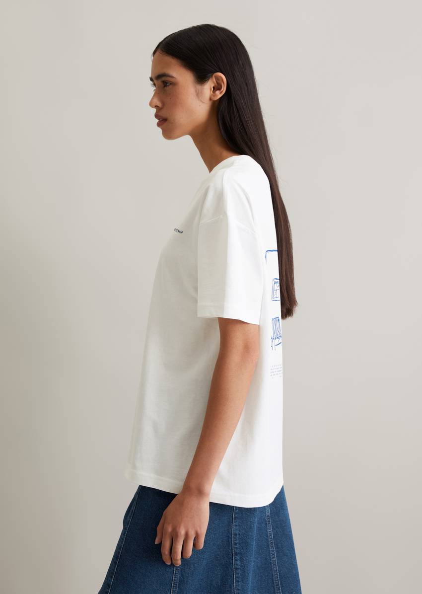Basic relaxed T-shirt made from organic cotton