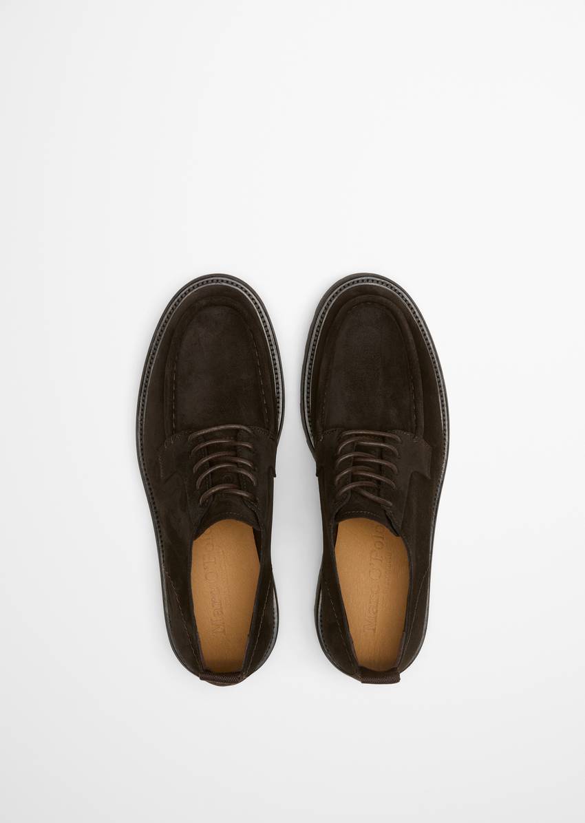 Lace-up model Phil made from soft suede