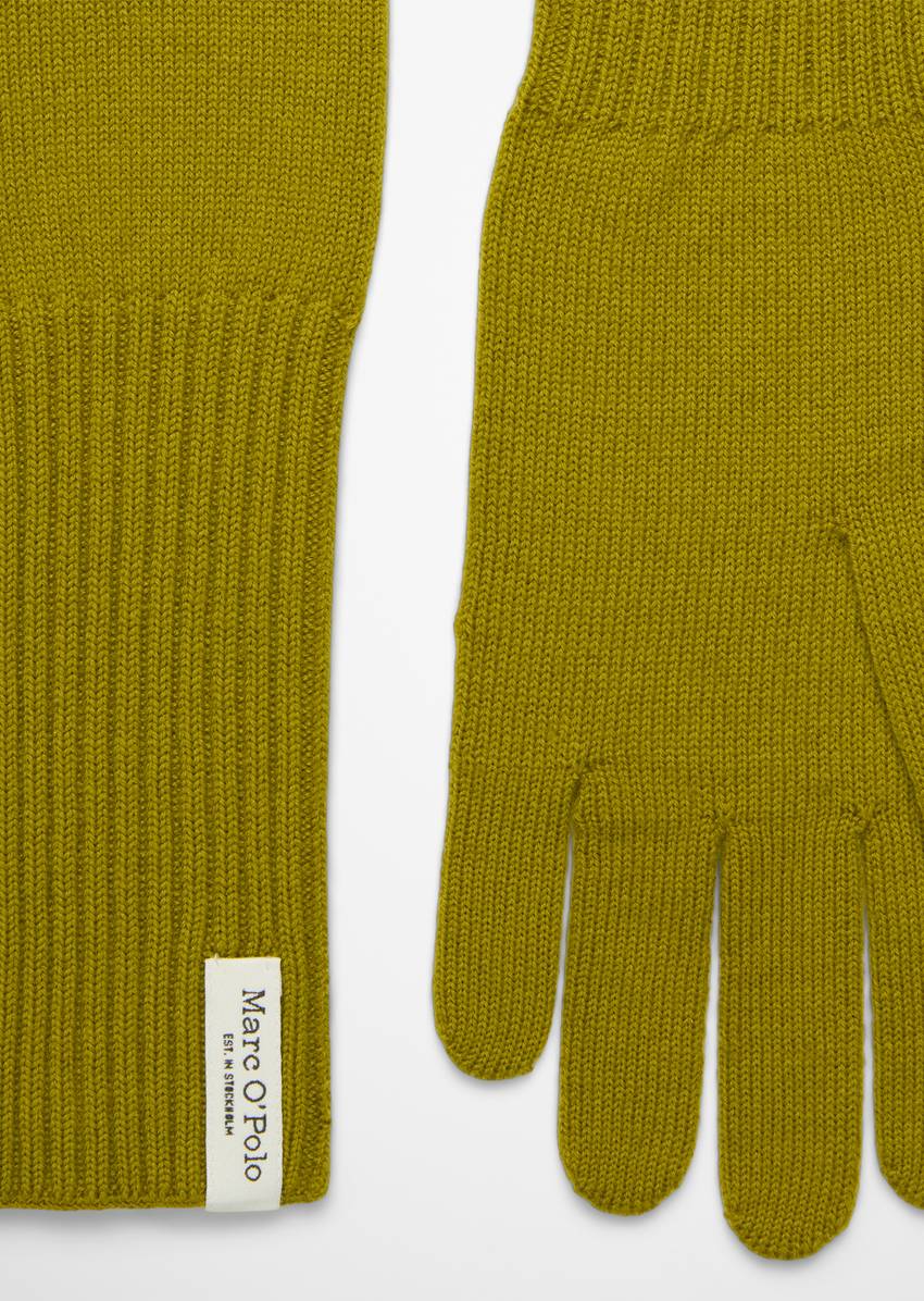 Finger gloves made from pure merino wool