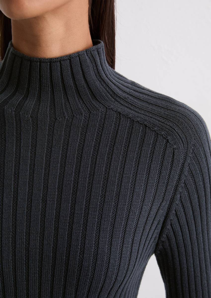 Turtleneck sweater slim made from heavy weight cotton