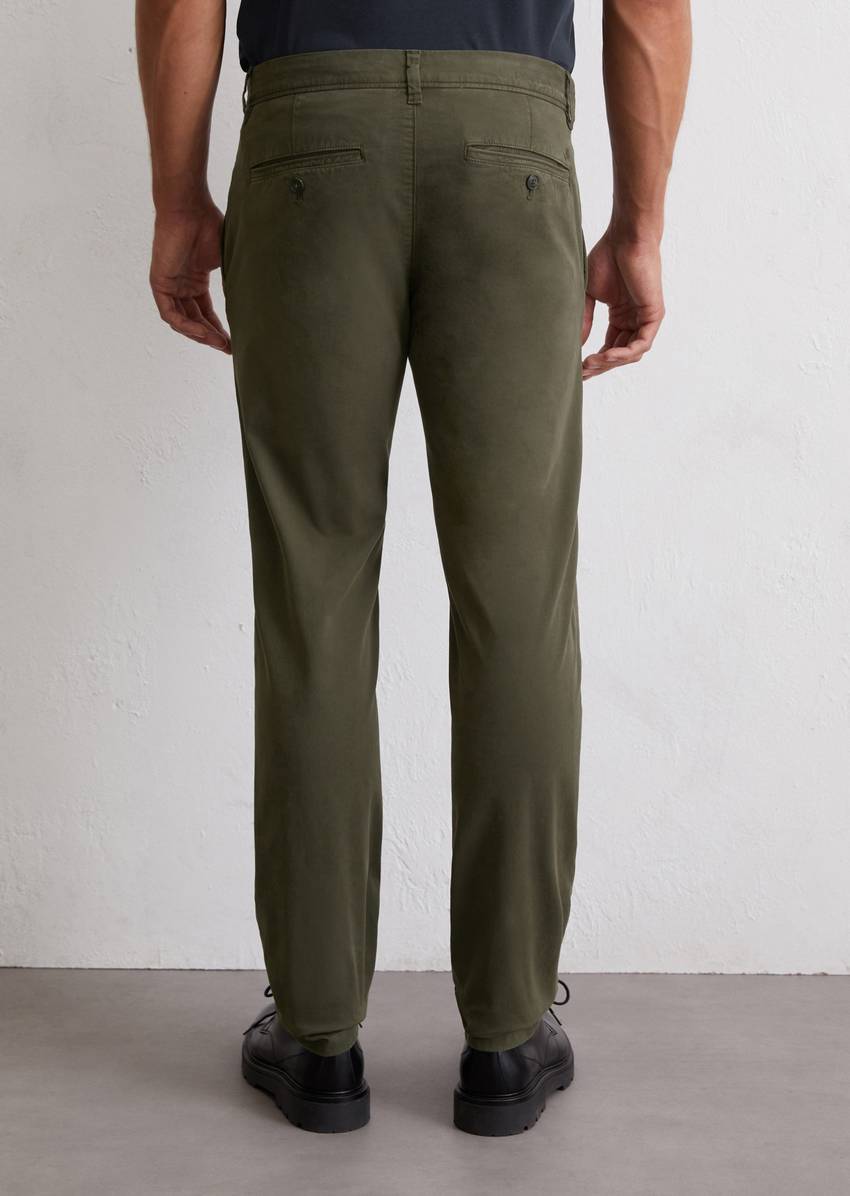 Chino model Stig shaped made from an organic cotton blend