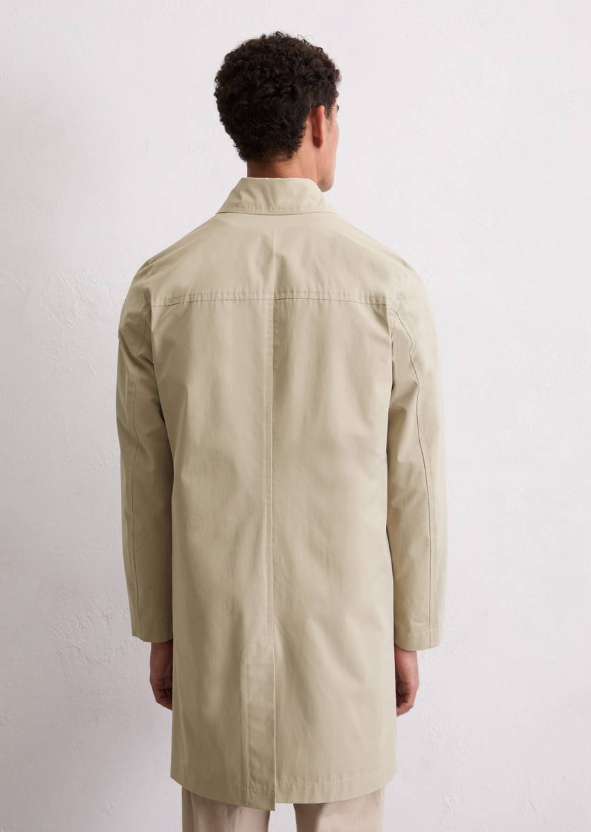 Regular short coat in carcoat style