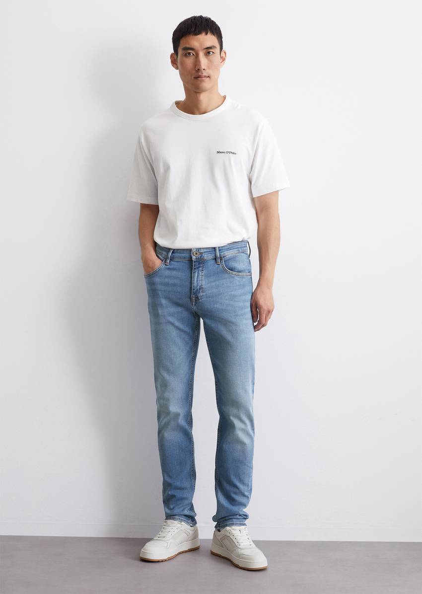 Jeans model Sjöbo shaped with a casual crosshatch denim texture