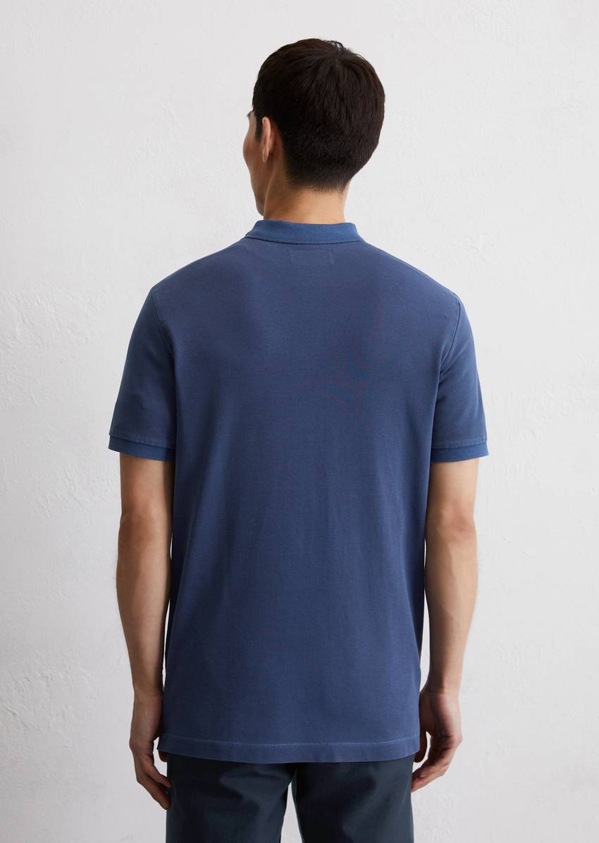 Piqué shaped polo shirt made of organic stretch cotton fabric