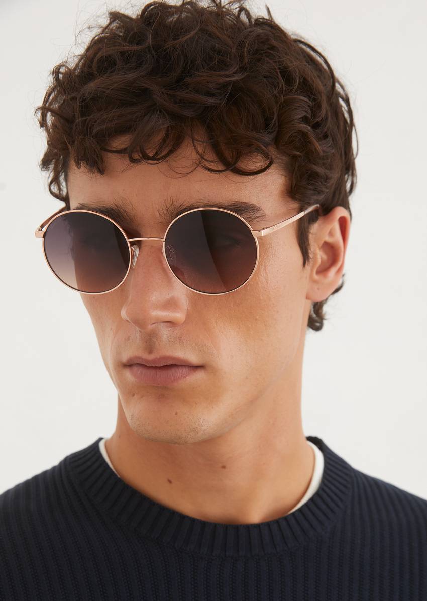 Unisex sunglasses Made of lightweight metal