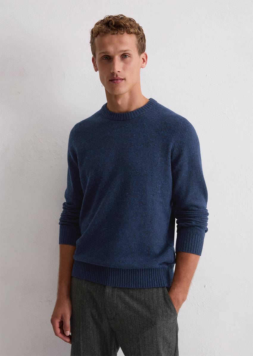 Sweater regular from speckled tweed yarn