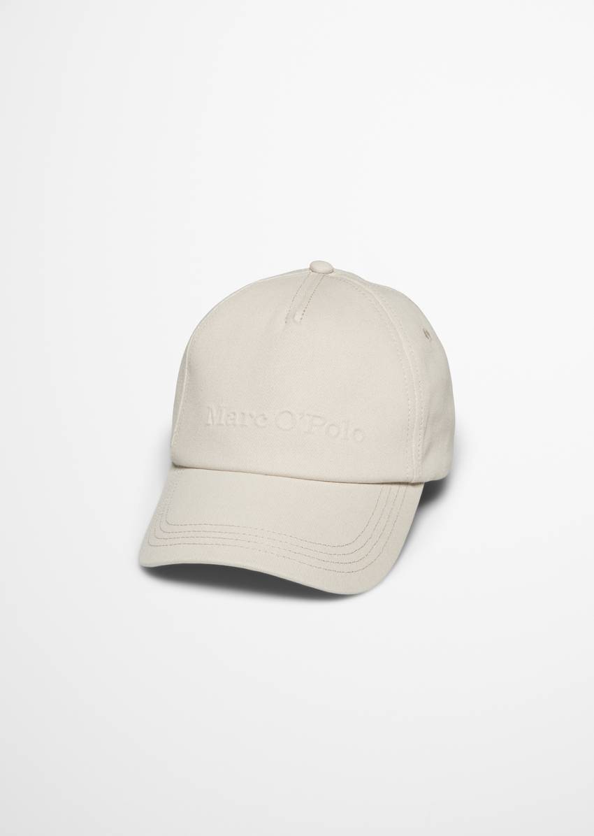Cap made from high-quality organic twill