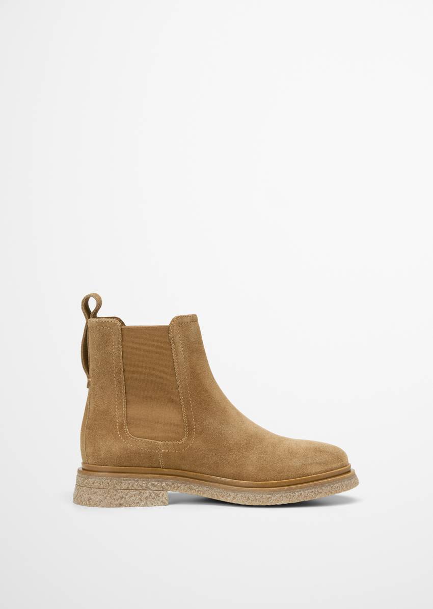 Chelsea boot made from soft suede