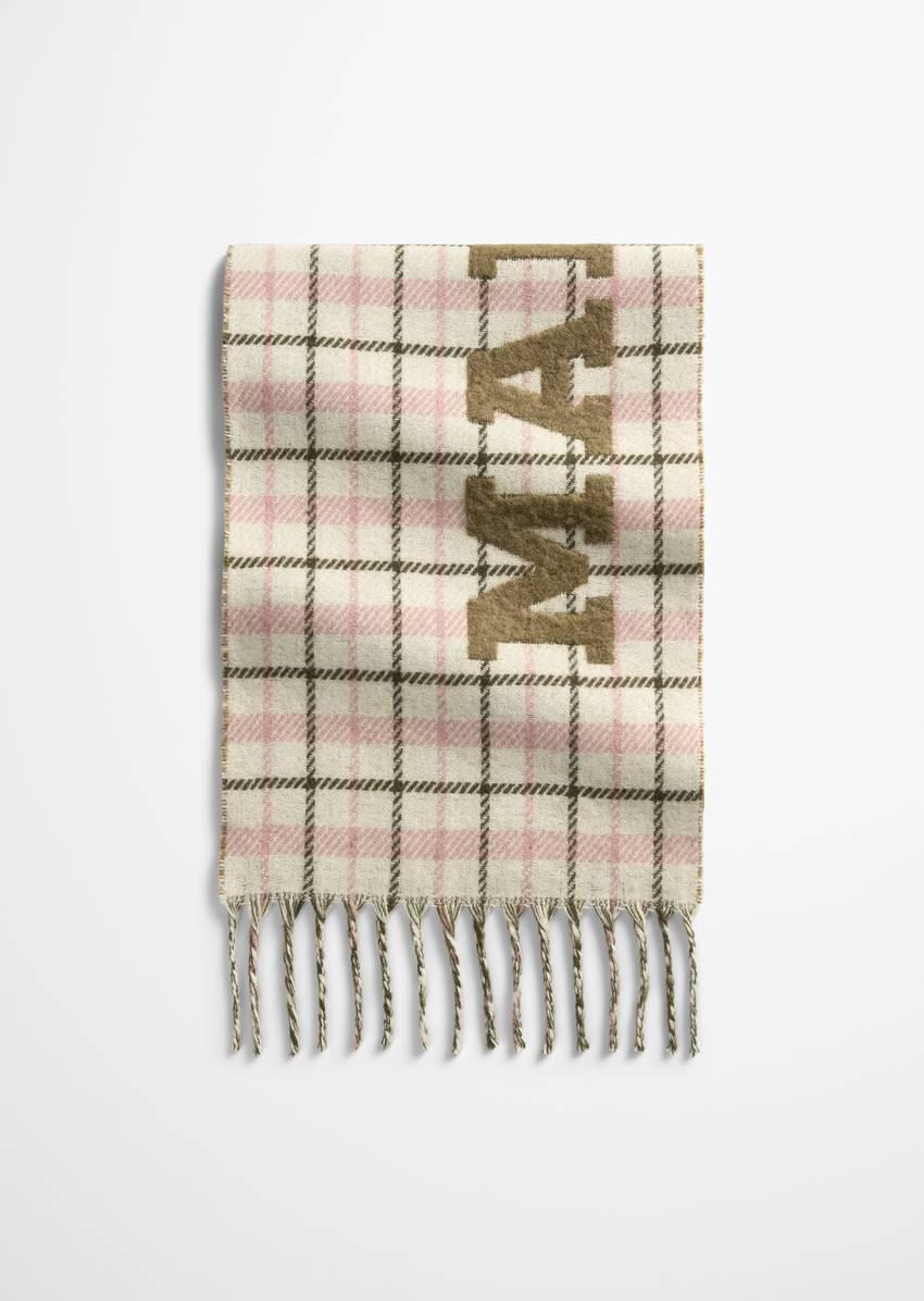 Logo scarf made from a soft virgin wool/alpaca wool blend