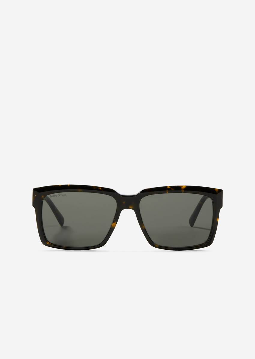 Men's sunglasses in a modern rectangular shape