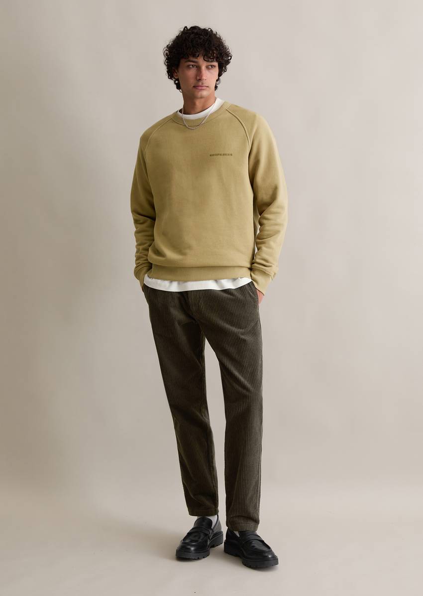 Relaxed sweatshirt made of heavy, structured quality