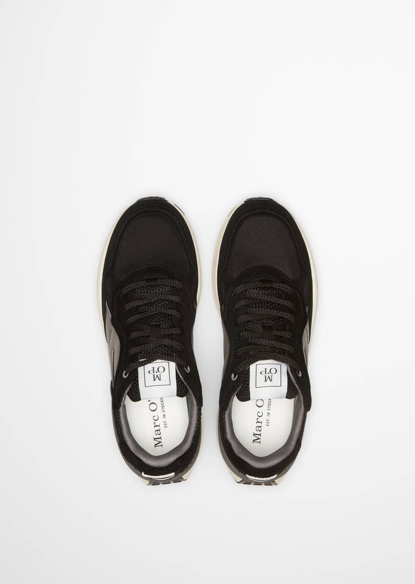 Sneaker Made from a high-quality material mix