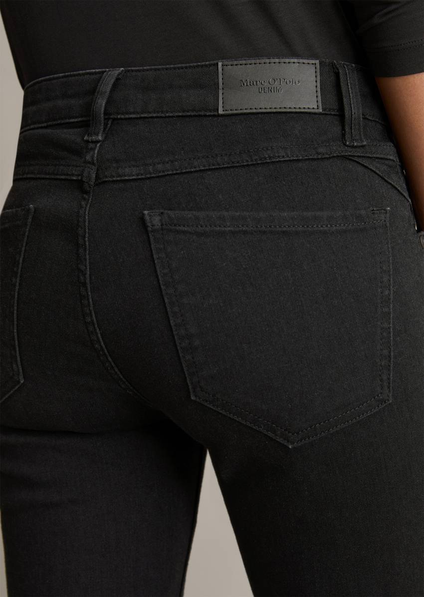 Jeans model Nella bootcut made from a super-stretchy organic cotton blend