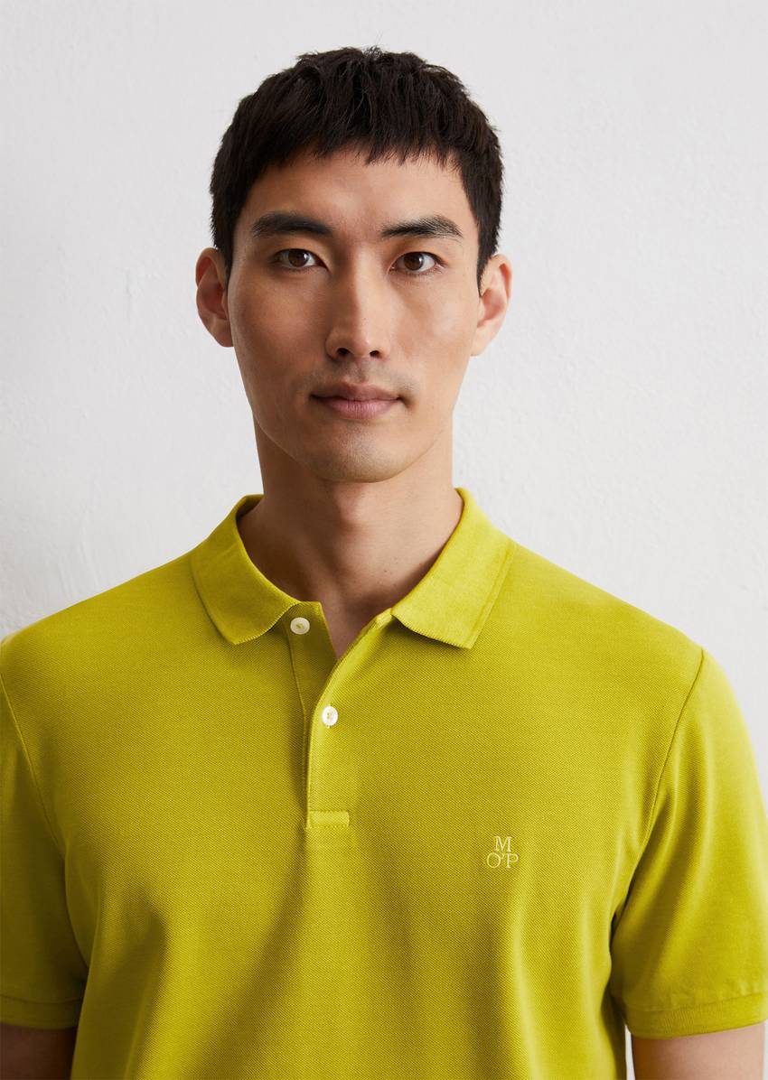 Piqué shaped polo shirt made from organic cotton stretch