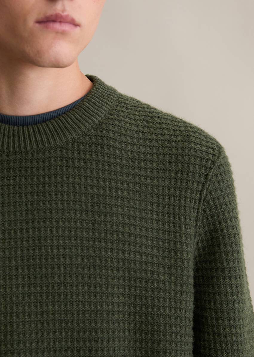 Wool sweater relaxed with a striking structure
