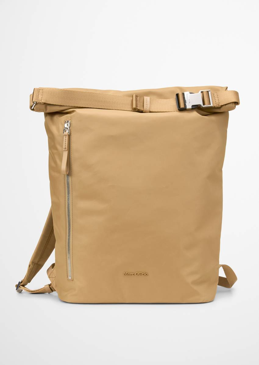 Backpack medium made from recycled material