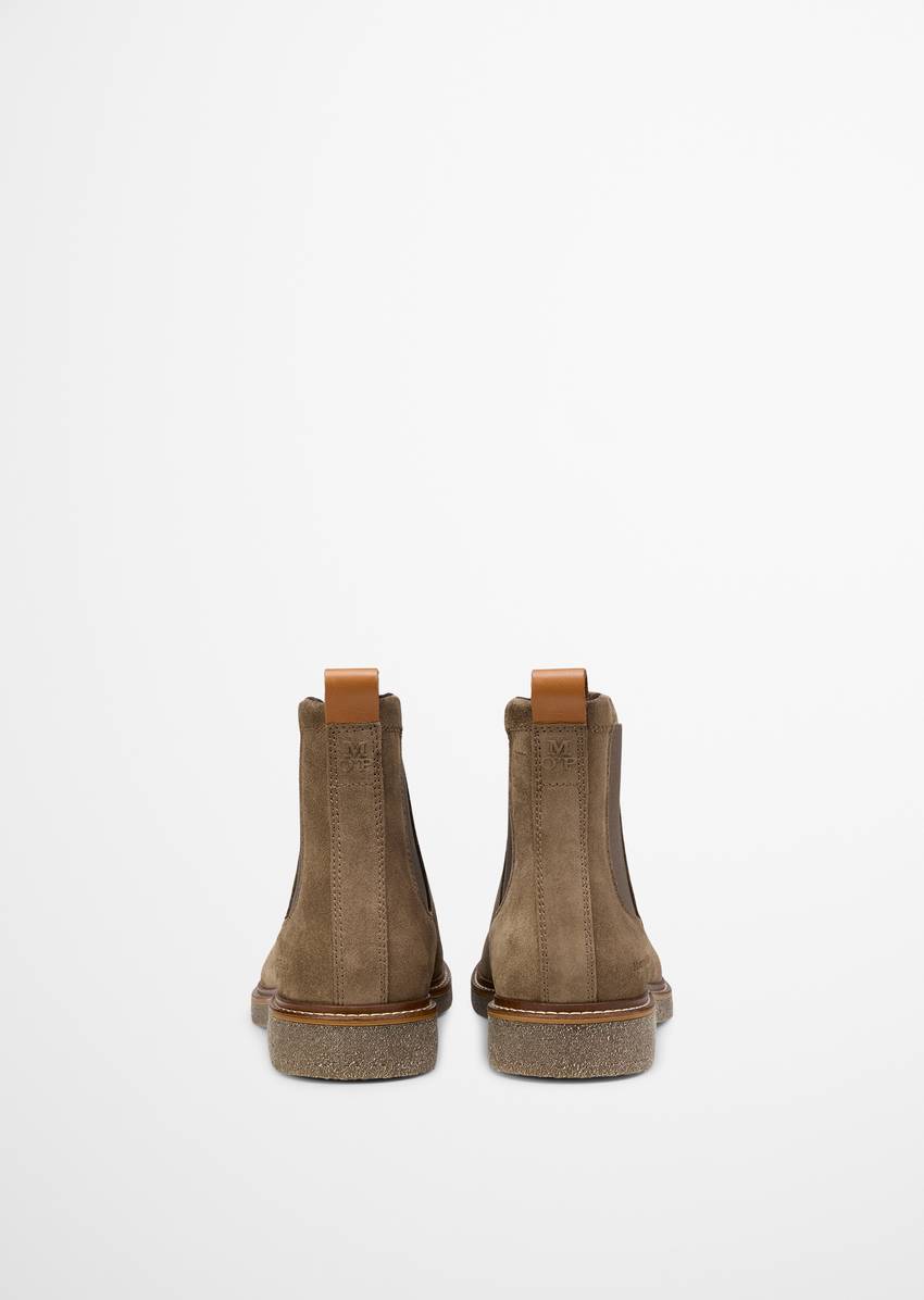 Chelsea boot model Linus made from soft suede cowhide