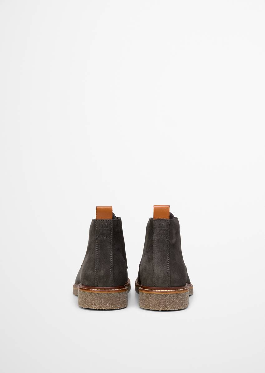 Desert Boot Model Linus made from soft suede cowhide