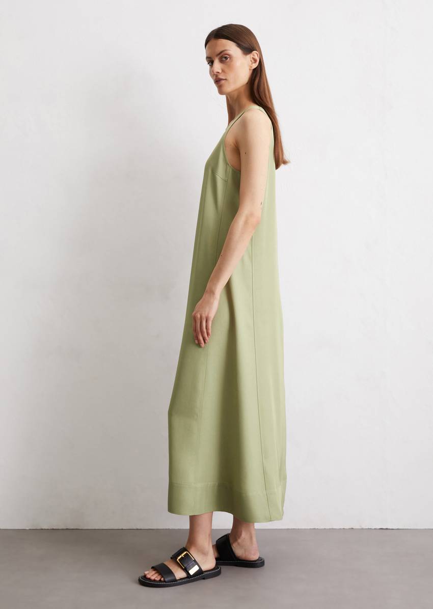 Dress relaxed Made from flowing Naia™ twill